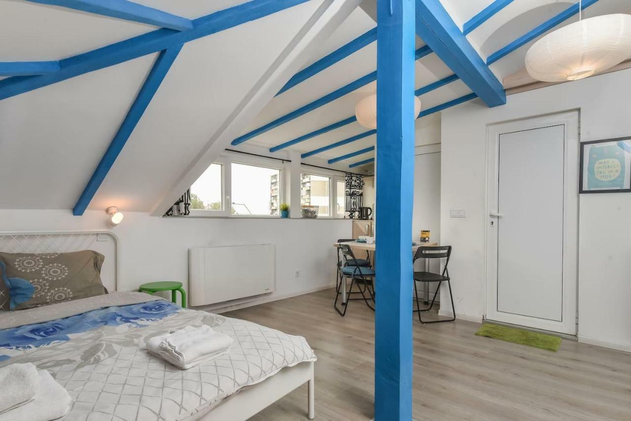 The Ivy House - A Cozy Attic Near The City Center By Flat Mаnager โซเฟีย ภายนอก รูปภาพ