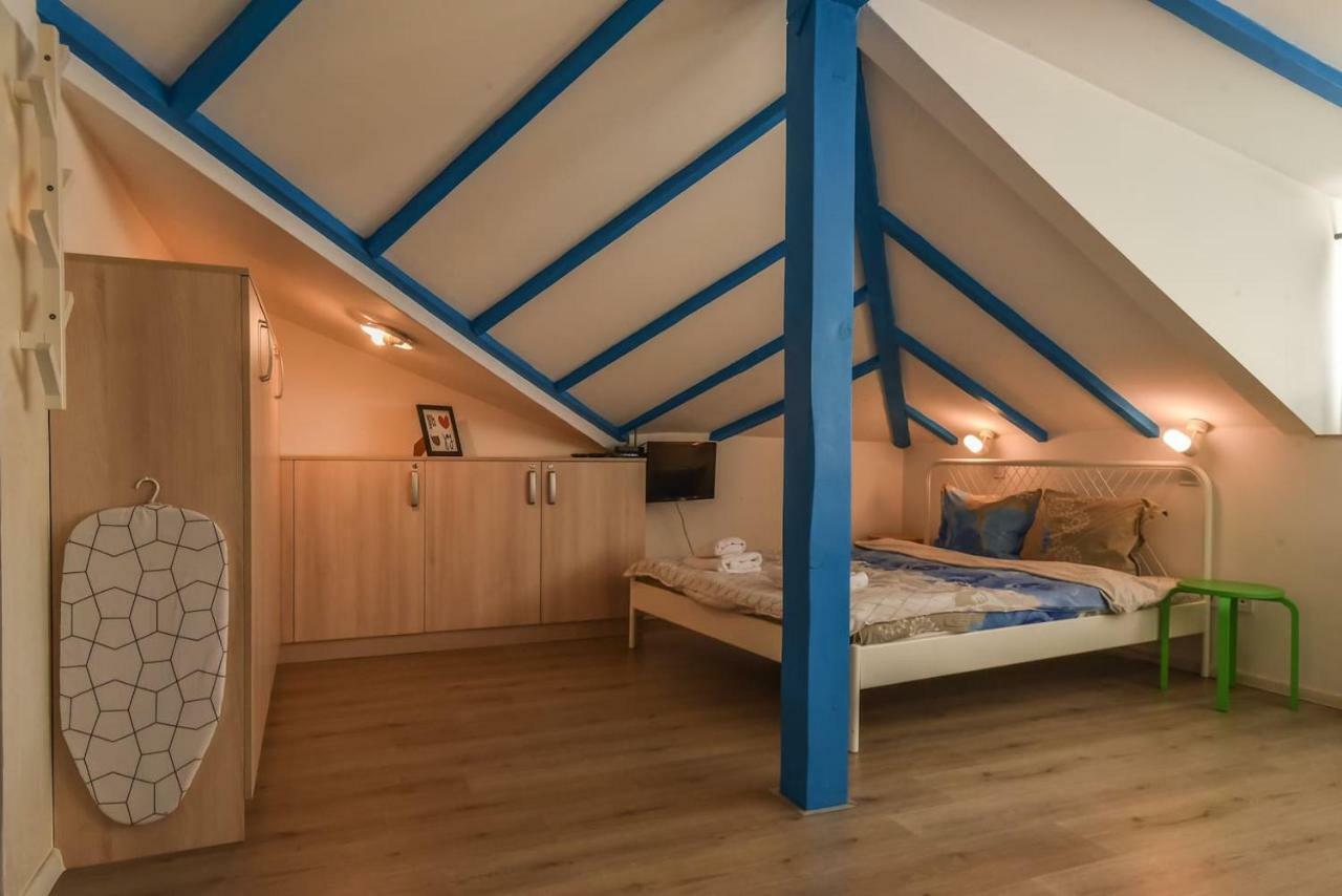 The Ivy House - A Cozy Attic Near The City Center By Flat Mаnager โซเฟีย ภายนอก รูปภาพ