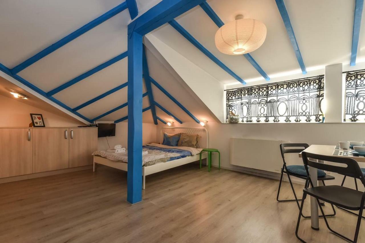 The Ivy House - A Cozy Attic Near The City Center By Flat Mаnager โซเฟีย ภายนอก รูปภาพ